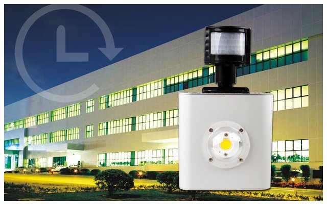 Lampa halogen LED z czujnikiem ruchu i zmierzchu, wodoodporna, IP65, 4000K, 10W, 850lm, światło białe neutralne, 30000h, srebrna